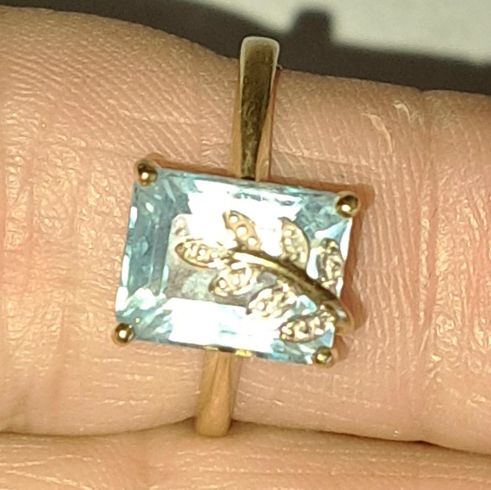 Gorgeous 10k ring